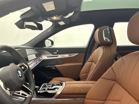 New 2026 BMW 740i xDrive w/ Executive Package image 24
