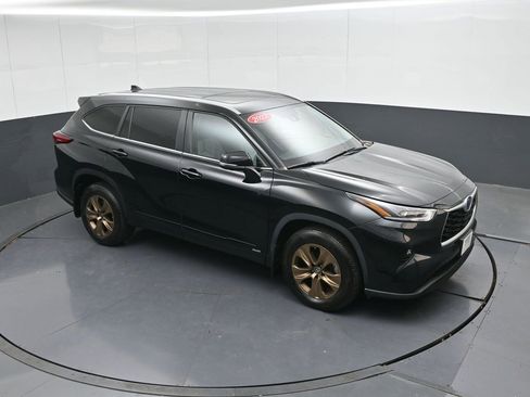 Used 2023 Toyota Highlander Bronze Edition image 42