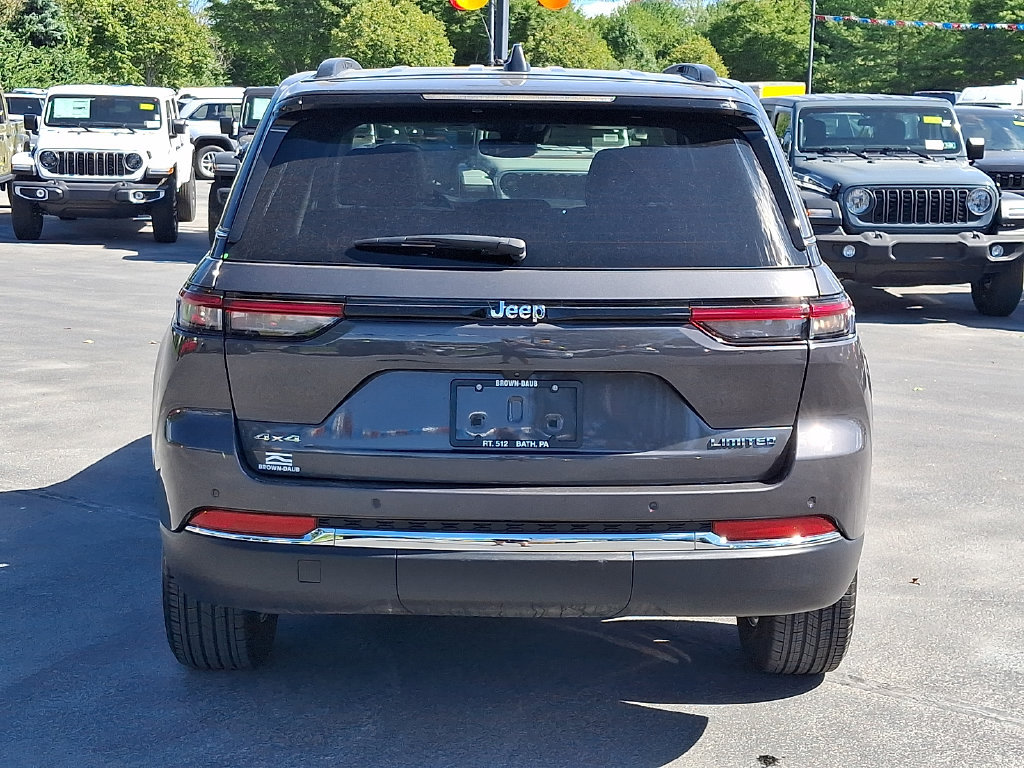 Certified 2023 Jeep Grand Cherokee Limited AWD/4WD image 5