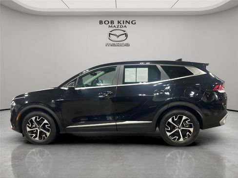 Used 2023 Kia Sportage EX FWD image 2