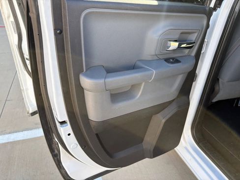 Used 2017 RAM 1500 Classic SLT image 14