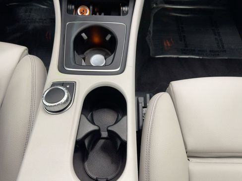 Used 2020 Mercedes-Benz GLA 250 image 25