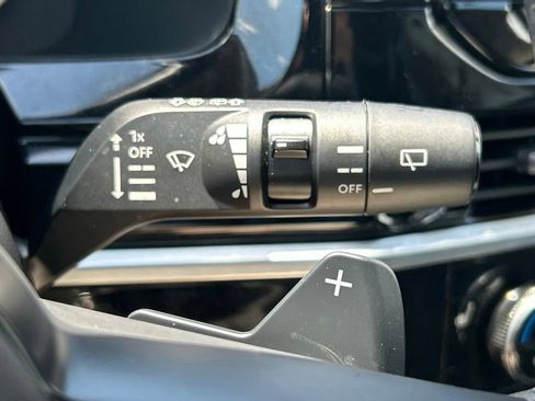 Certified 2025 Nissan Pathfinder SV w/ SV Premium Package FWD image 32
