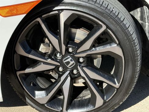 Used 2019 Honda Civic Sport image 9