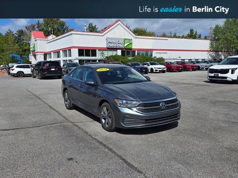 Used 2024 Volkswagen Jetta SE FWD image 1
