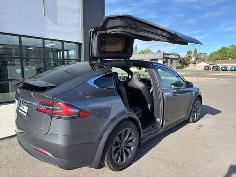 Used 2018 Tesla Model X 75D AWD/4WD image 14