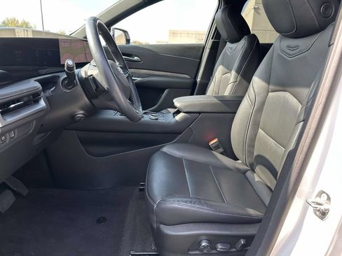 Used 2024 Cadillac XT4 Premium Luxury w/ Technology Package AWD/4WD image 6