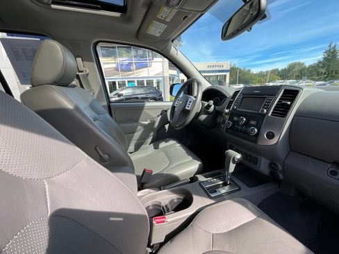 Used 2019 Nissan Frontier SL AWD/4WD image 16
