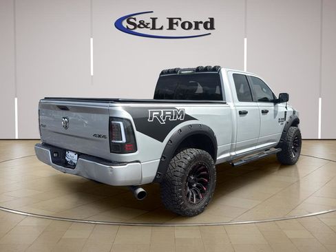 Used 2017 RAM 1500 Express AWD/4WD image 7