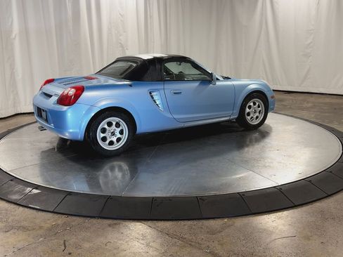 Used 2003 Toyota MR2 image 9