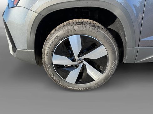 New 2026 Volkswagen Taos S image 9