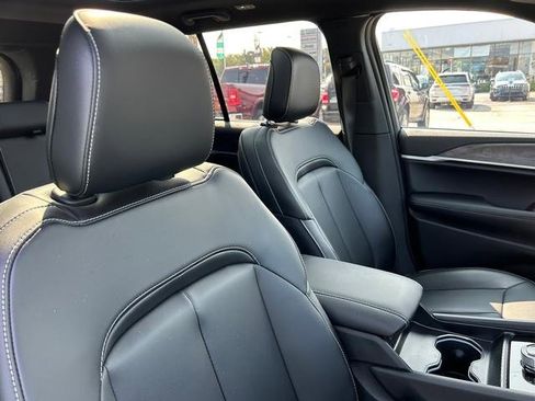 New 2025 Jeep Grand Cherokee Limited w/ Trailer Tow Package image 32