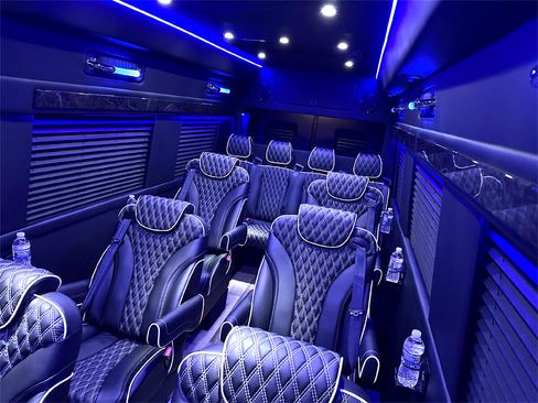 Used 2023 Mercedes-Benz Sprinter 3500 w/ Parking Package image 6