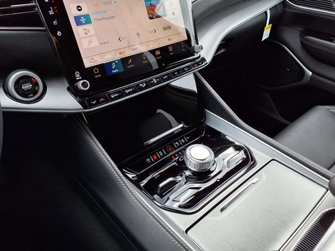 New 2026 Jeep Grand Wagoneer L 4WD w/ HD Trailer Tow Package image 15