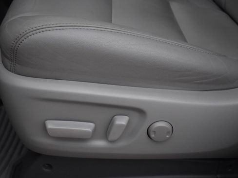 Used 2020 Toyota Sienna XLE image 15