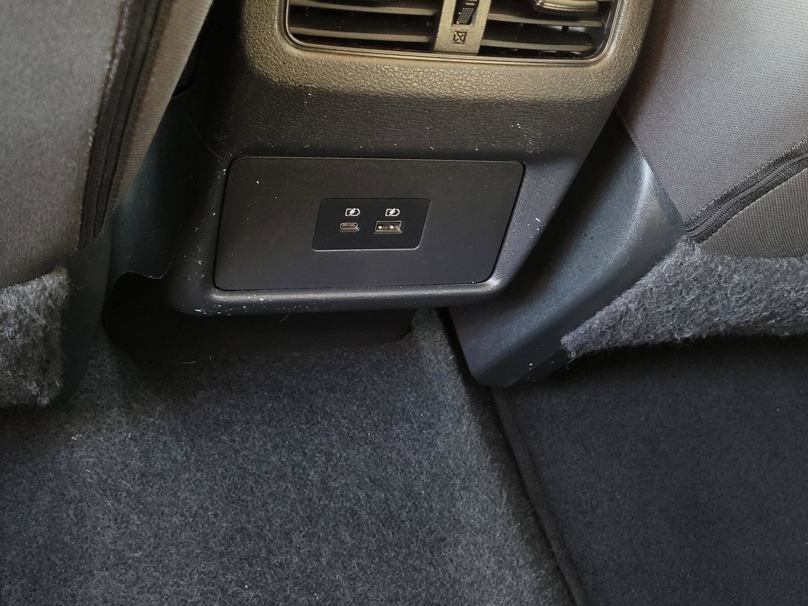 Used 2022 Nissan Rogue SV AWD/4WD image 18