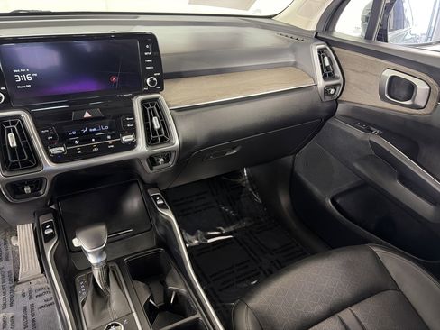 Certified 2023 Kia Sorento X-Line EX image 4