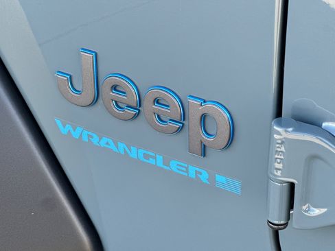 Used 2024 Jeep Wrangler Unlimited Rubicon 4xe image 26