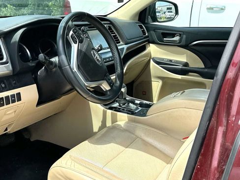 Used 2016 Toyota Highlander Limited FWD image 5
