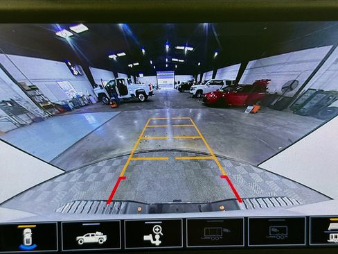 Used 2021 Chevrolet Silverado 2500 LTZ w/ LTZ Convenience Package image 18