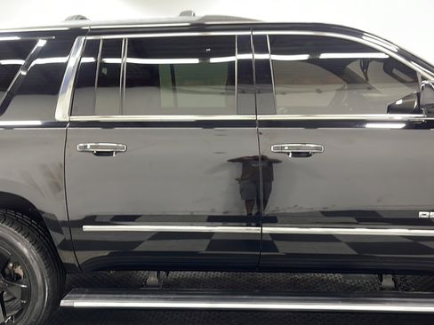 Used 2019 GMC Yukon XL Denali w/ Denali Ultimate Package AWD/4WD image 21