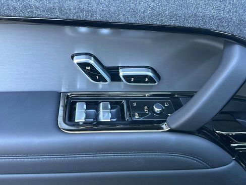 New 2025 Land Rover Range Rover Sport SE AWD/4WD image 18