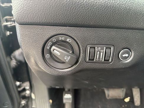 Used 2022 Dodge Challenger SXT w/ Blacktop Package RWD image 6