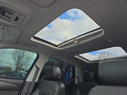 Used 2018 Chevrolet Traverse Premier image 24