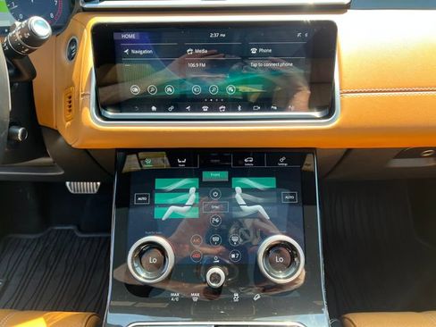 Used 2019 Land Rover Range Rover Velar R-Dynamic SE AWD/4WD image 21