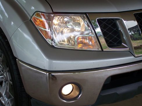 Used 2019 Nissan Frontier SL image 14