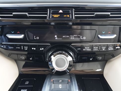 Used 2025 Acura MDX SH-AWD w/ Technology Package image 49