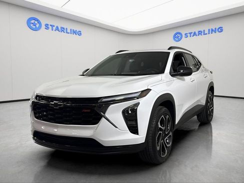 Certified 2025 Chevrolet Trax RS w/ Driver Confidence Package image 16