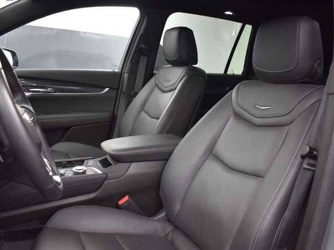 Used 2024 Cadillac XT6 Sport image 10