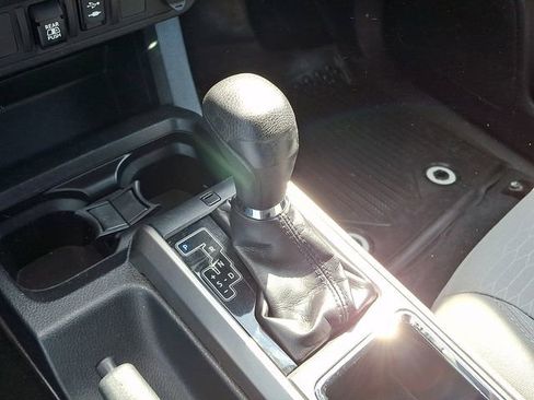 Used 2019 Toyota Tacoma SR5 image 15