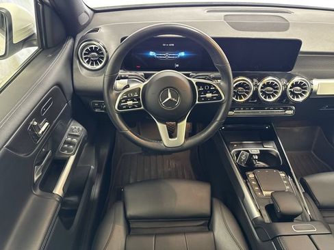 Used 2022 Mercedes-Benz GLB 250 4MATIC image 15