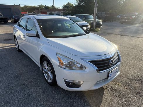 Used 2013 Nissan Altima 2.5 SL w/ Technology Pkg FWD image 1