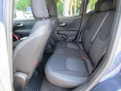 Certified 2023 Jeep Renegade Trailhawk AWD/4WD image 33