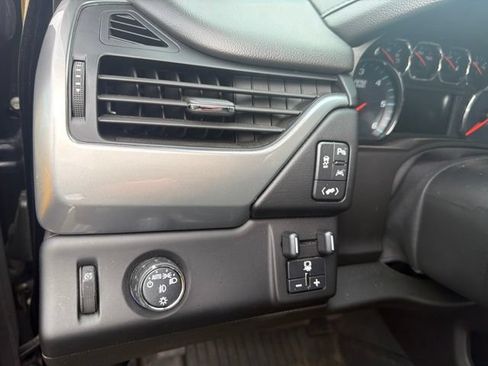 Used 2019 Chevrolet Suburban Premier RWD image 7