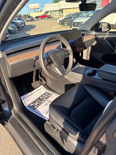Used 2023 Tesla Model Y Long Range AWD/4WD image 18