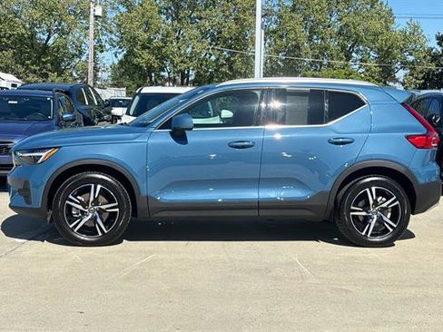 Certified 2025 Volvo XC40 B5 Core image 6