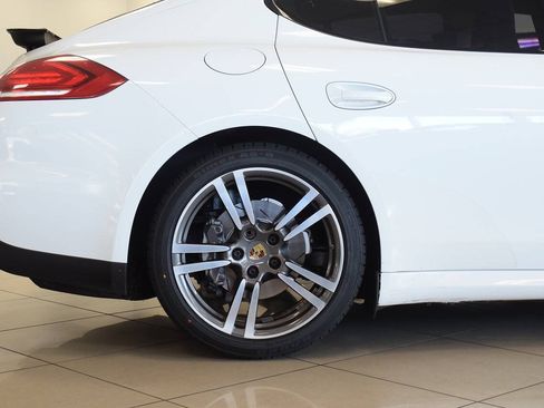 Used 2016 Porsche Panamera AWD/4WD image 37