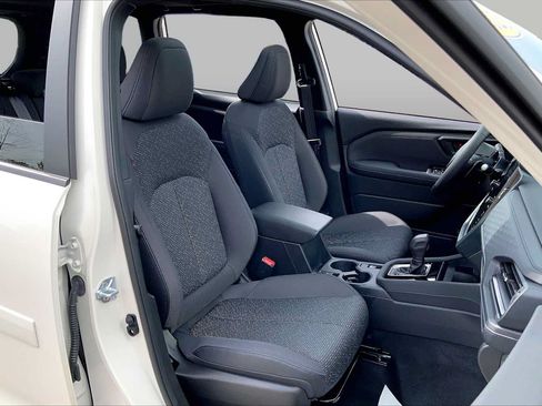 Used 2025 Subaru Forester Premium AWD/4WD image 8