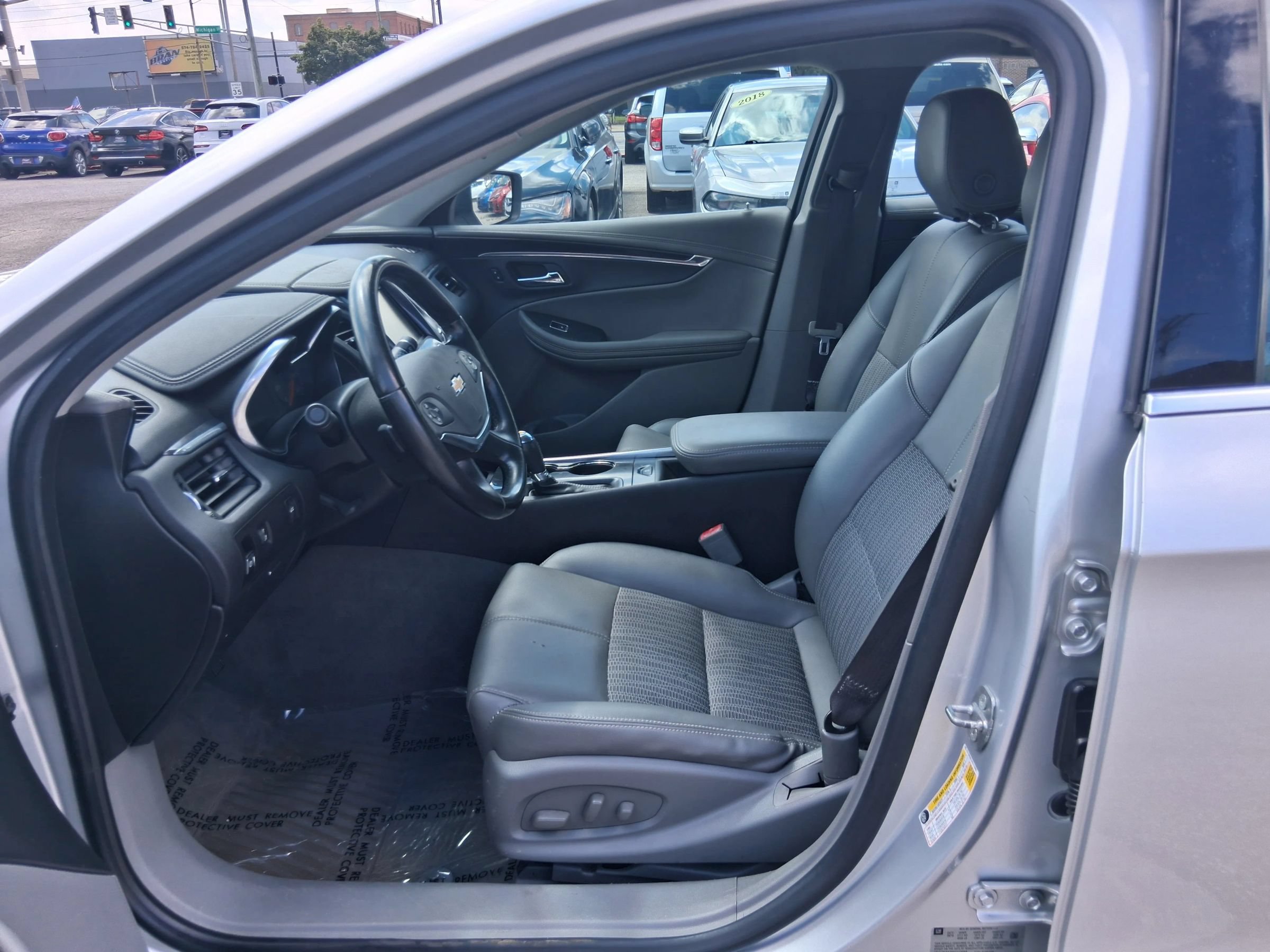 Used 2017 Chevrolet Impala LT FWD image 10