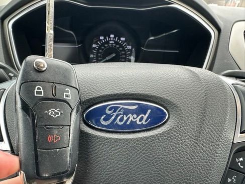 Used 2016 Ford Fusion SE w/ Equipment Group 202A image 38