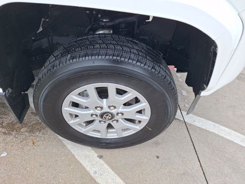 Used 2024 Toyota Tacoma SR image 11