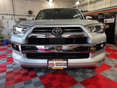 Used 2022 Toyota 4Runner Limited AWD/4WD image 2