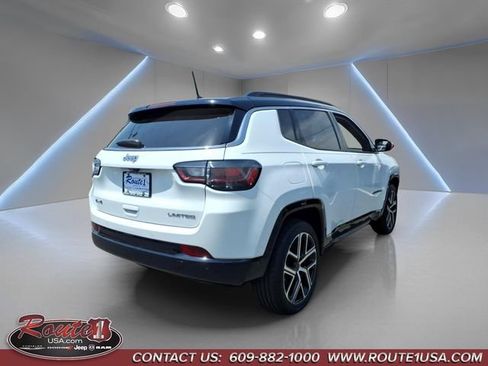Used 2025 Jeep Compass Limited w/ Elite Group AWD/4WD image 3