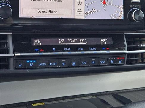 Certified 2023 Toyota Sienna Platinum image 26