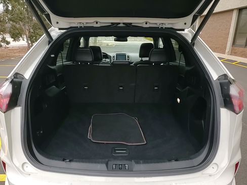 Used 2024 Ford Edge ST-Line image 7