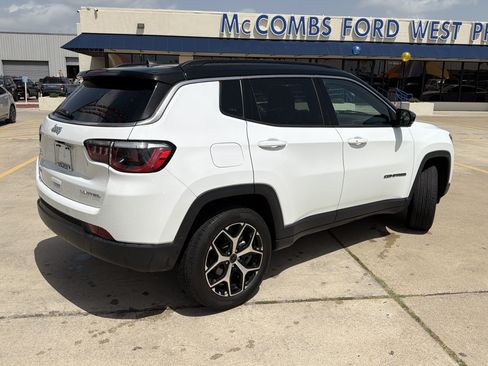 Used 2025 Jeep Compass Limited AWD/4WD image 5